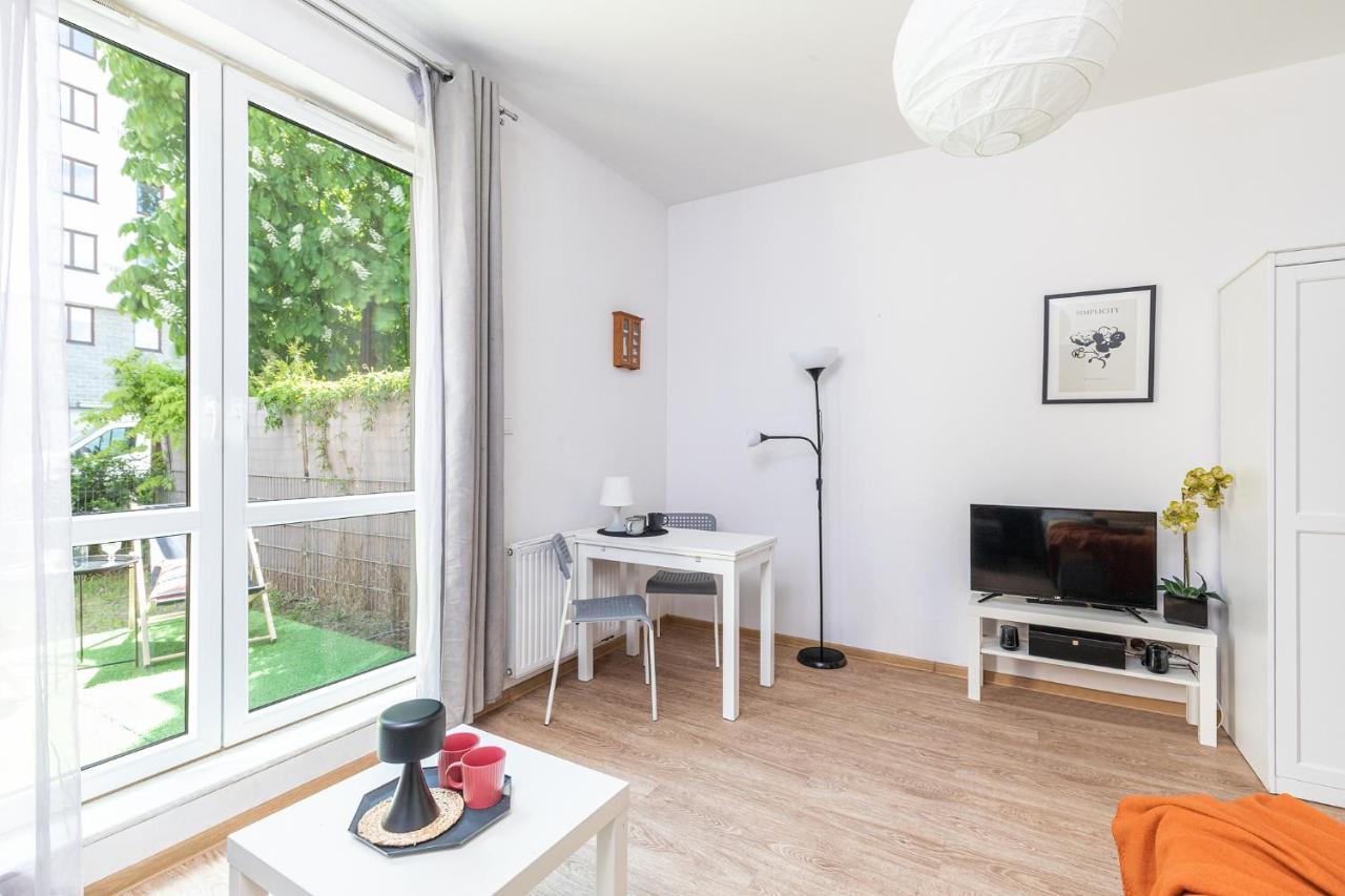 Super Kierbedzia Apartment Warschau